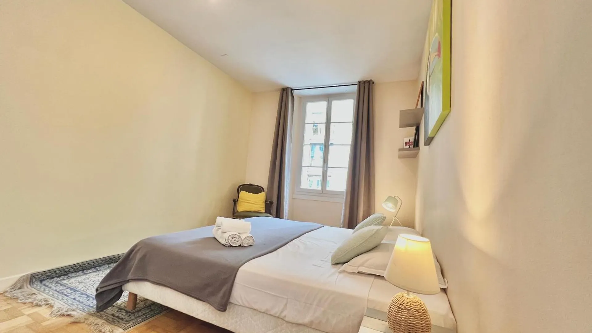 Apartment Aparthotel Riviera - Hotel Des Postes 2 - City Center Massena Nice France