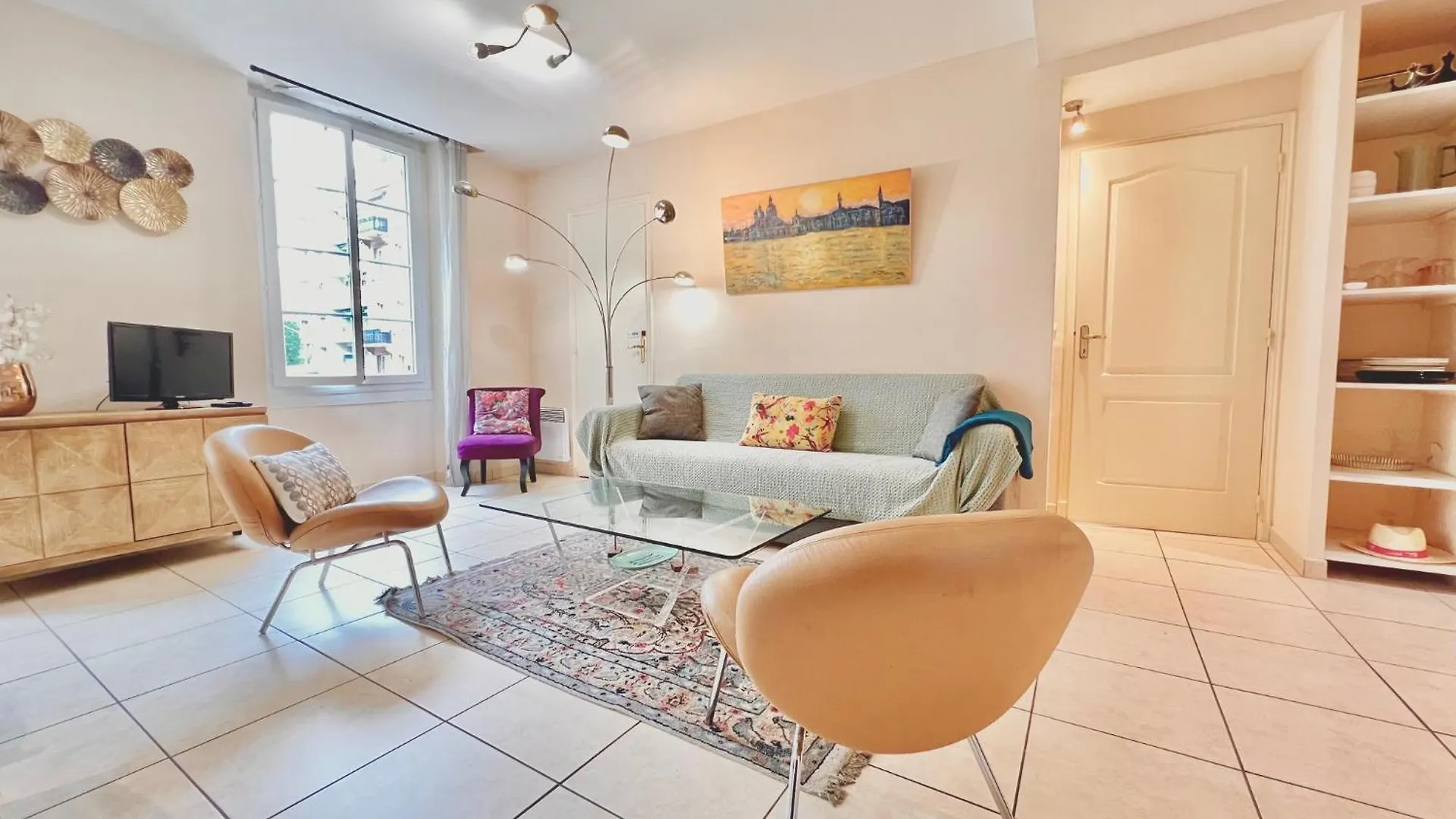 Aparthotel Riviera - Hotel Des Postes 2 - City Center Massena Nice